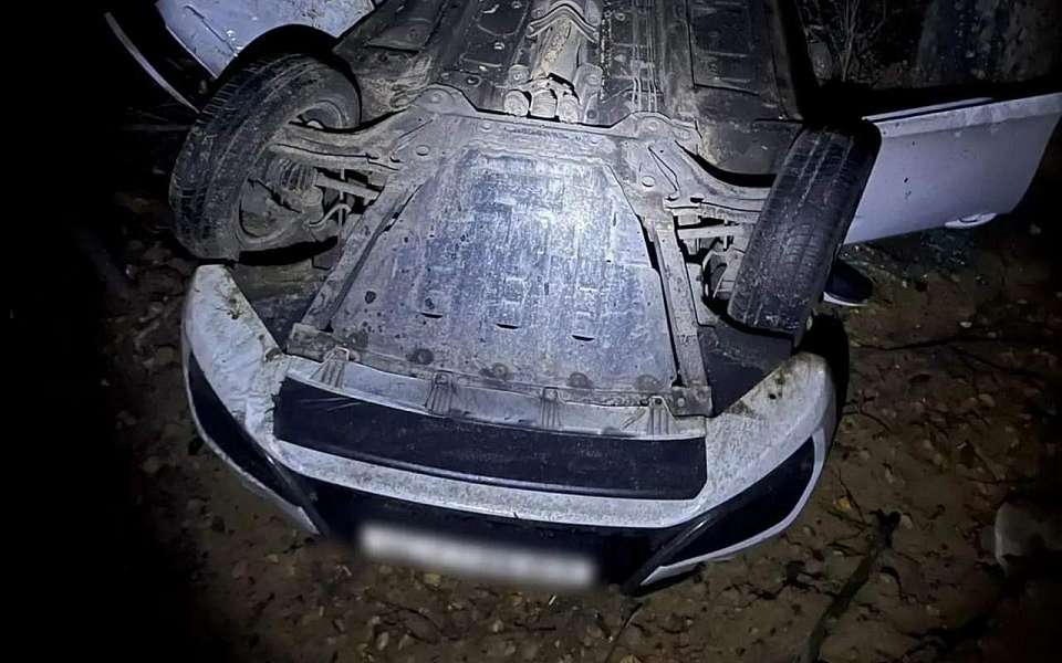 В опрокинувшейся «Ладе» погиб 37-летний водитель под Воронежем
