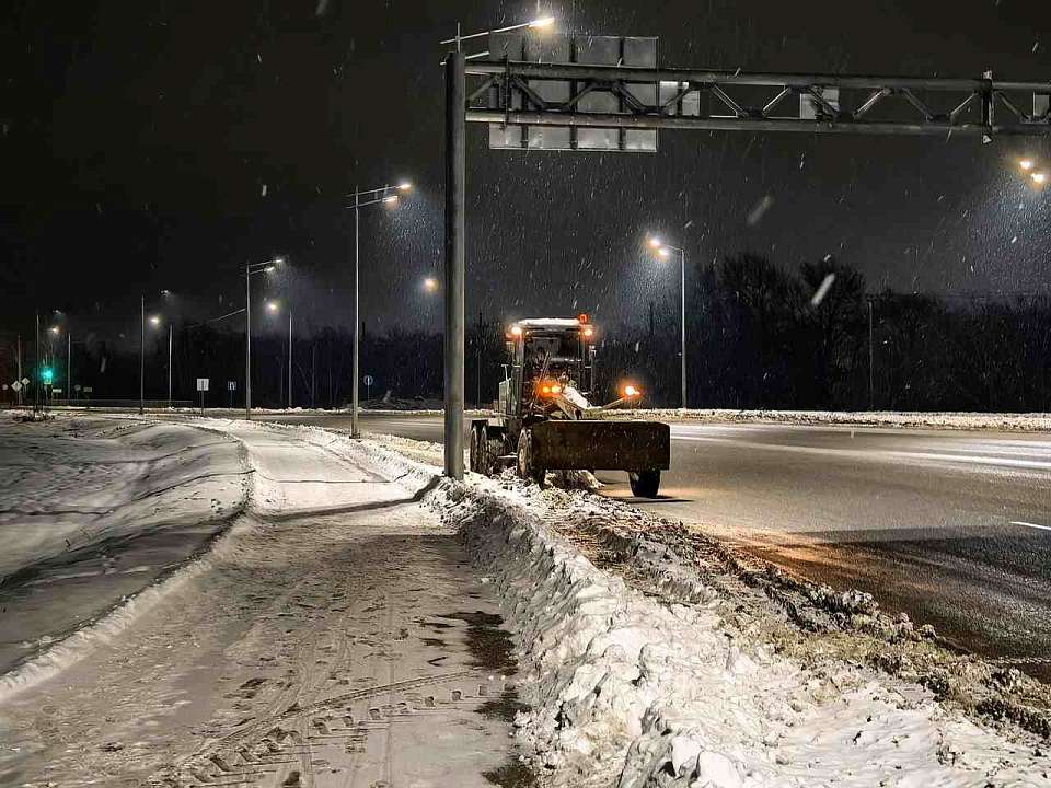 В Воронеже за ночь вывезли 4 тыс. кубометров снега