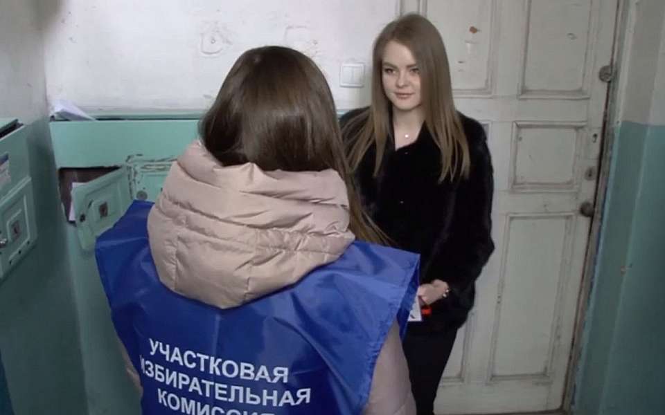 Почему воронежцам стоит открыть дверь и пообщаться с членами участковой избирательной комиссии 