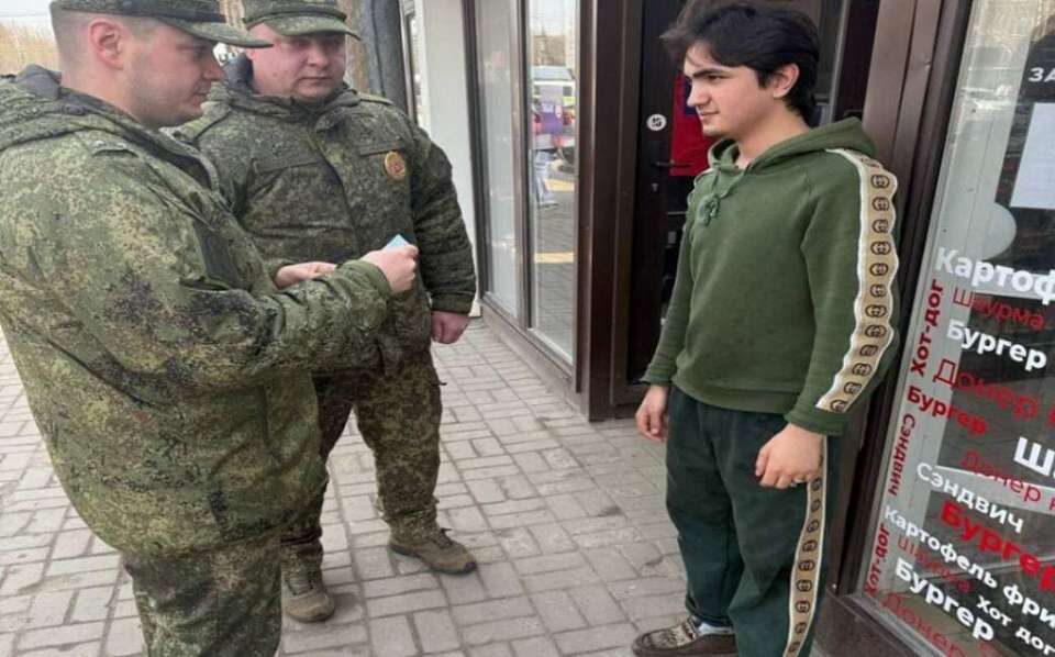 Пять новых граждан из воронежского общепита направили в военкоматы