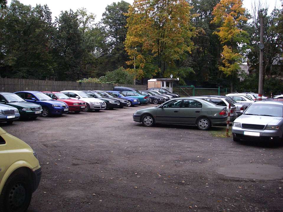 В Воронеже продолжается снос незаконных автостоянок