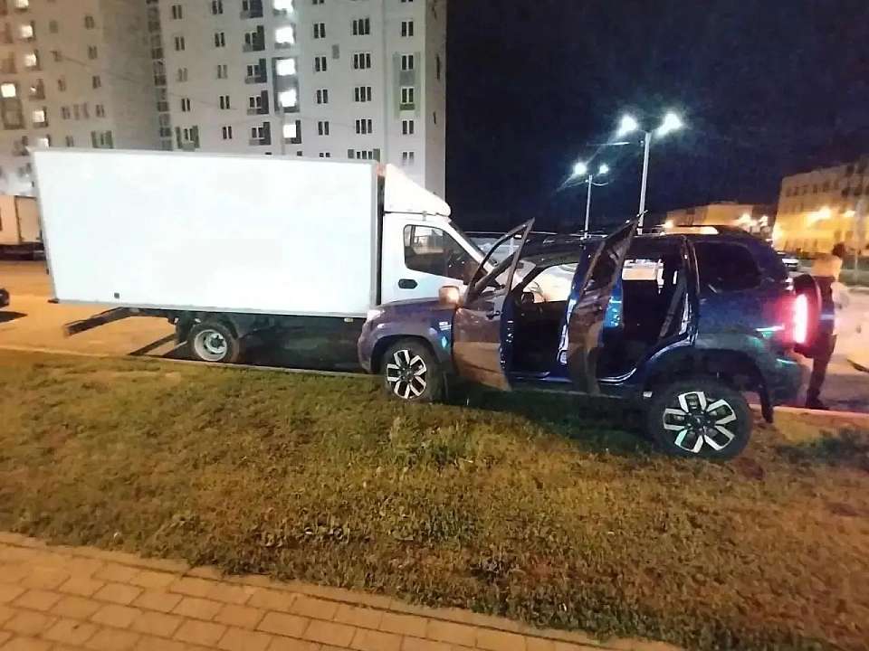 Сбивший двух пешеходов в ЖК «Озерки» в Воронеже водитель был пьян
