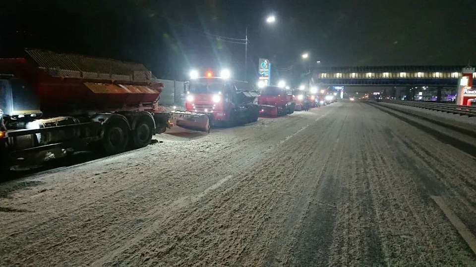 Еще 8,5 тыс. кубометров снега вывезли ночью 8 февраля с воронежских улиц
