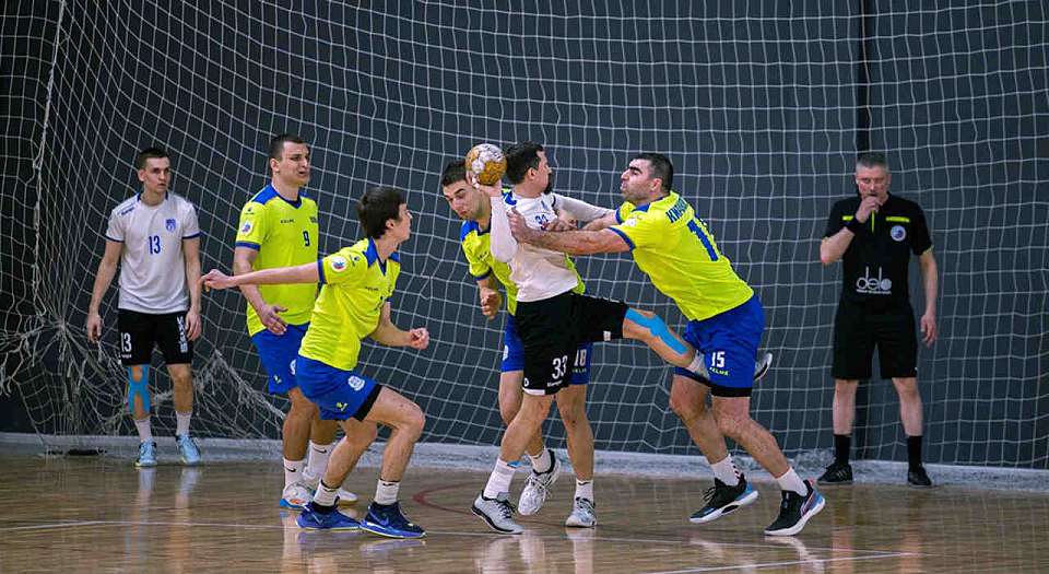 Гандболисты «Воронежа» разгромили ростовских гостей