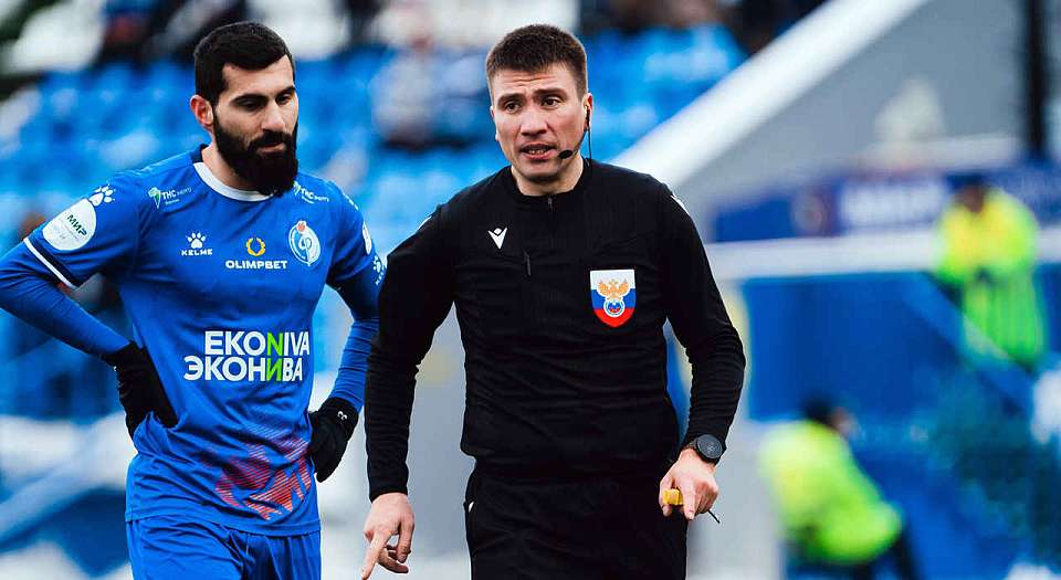 Воронежский «Факел» и ФК «Оренбург» предстоит рассудить Евгению Буланову