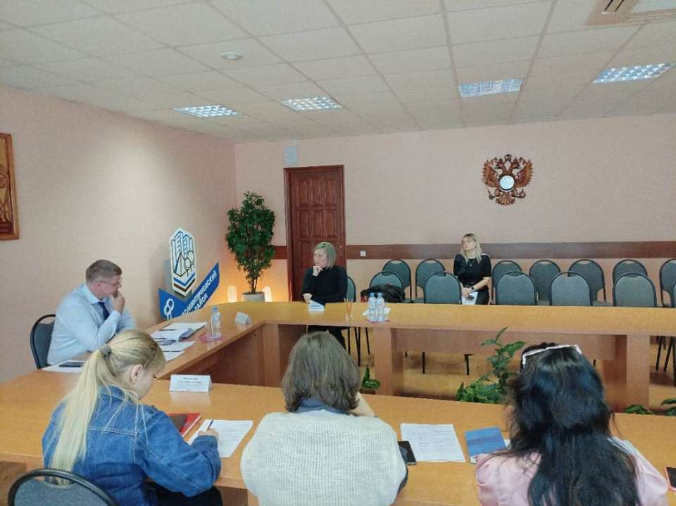 Прием по личным вопросам прошел в Коминтерновском районе  