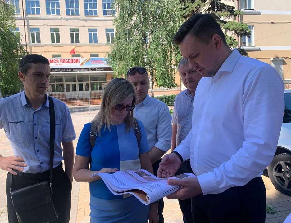 На благоустраиваем участке улицы Карла Маркса состоялось выездное совещание