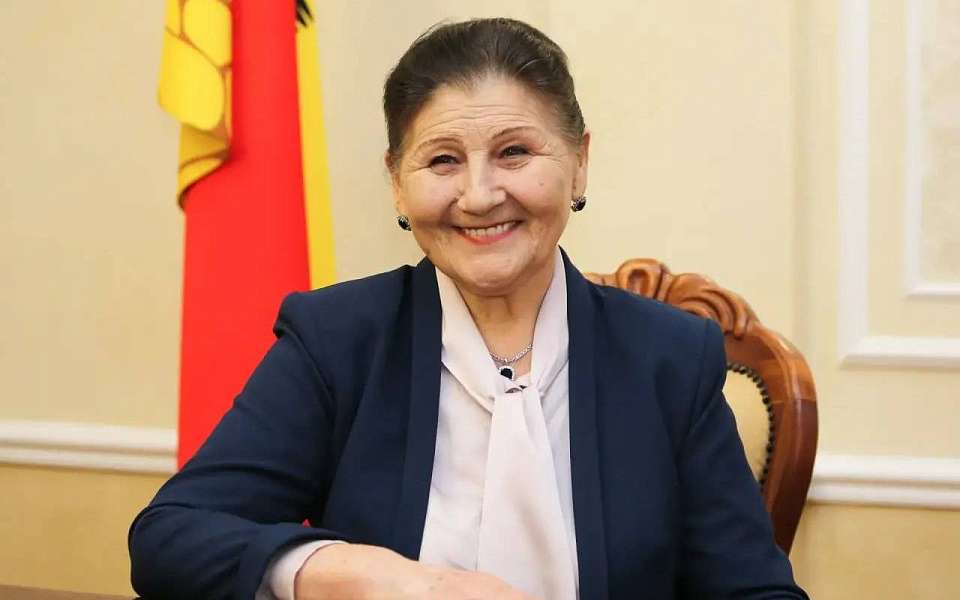 С днем рождения народную артистку России поздравил мэр Воронежа