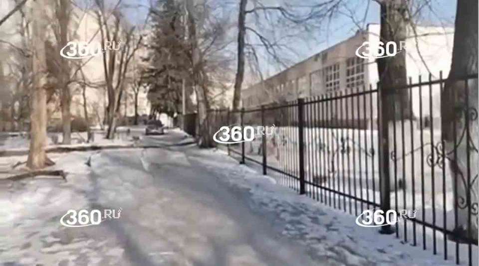 Опубликовано видео из воронежской школы, в которую с ножом пришла ученица