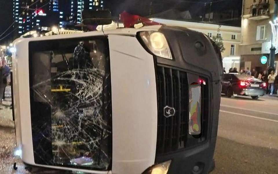 Увеличилось число пострадавших пассажиров маршрутки в ДТП с Mercedes в Воронеже