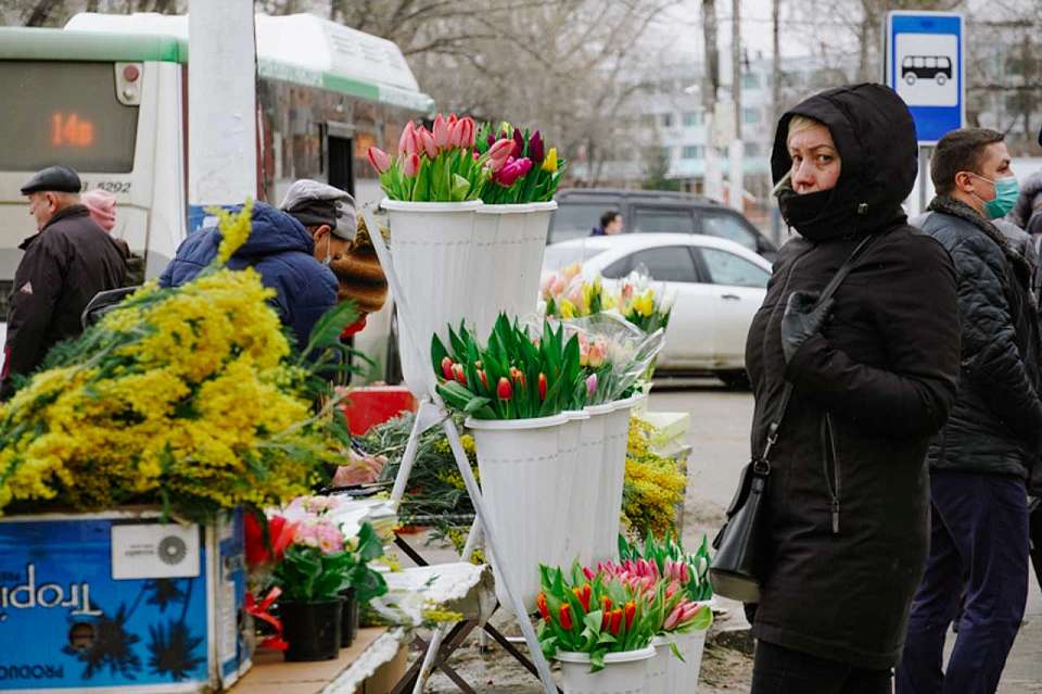 Жители Воронежа – о подарках, которые ждут женщины к 8 Марта