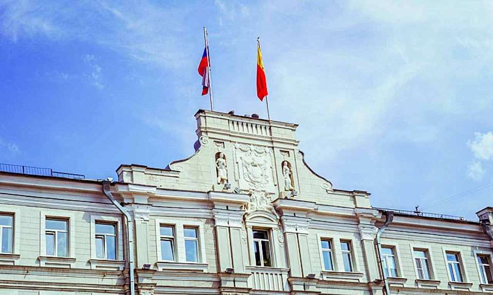 Сотрудник мэрии Воронежа заключил контракт с минобороны