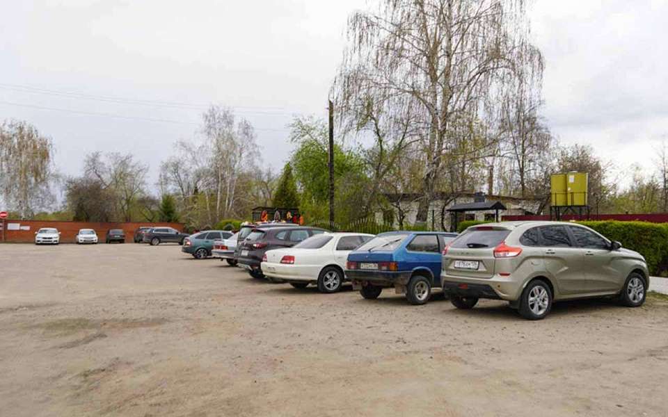 Закроют парковку и проезд к кладбищам в Воронеже