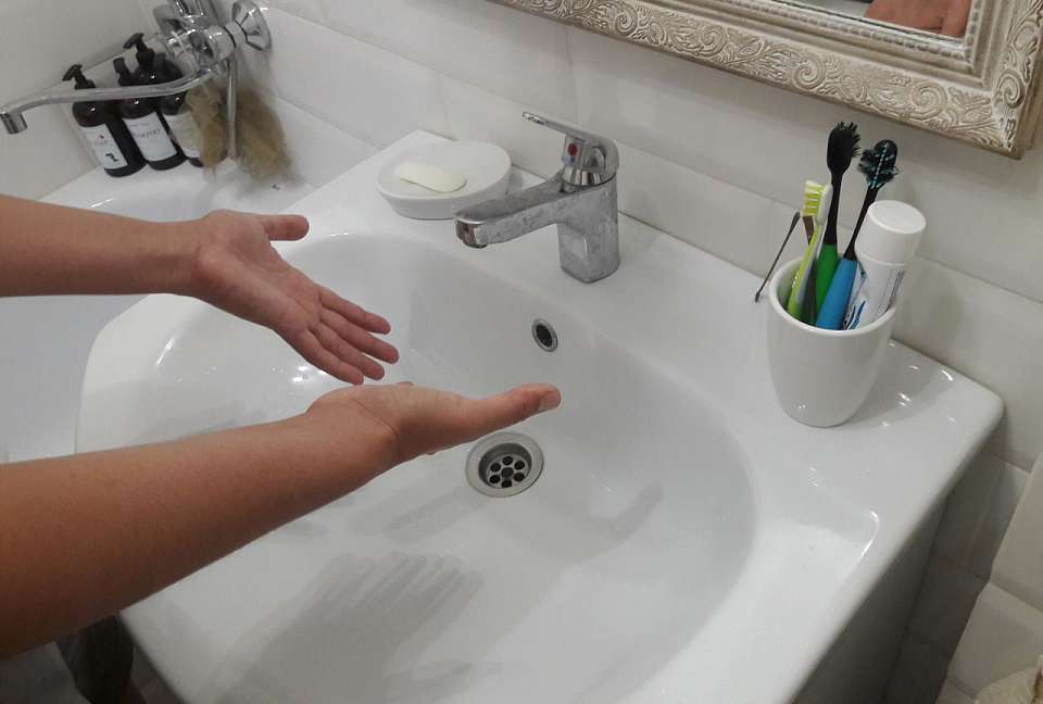 Отсутствие горячей воды с ноября 2024 года в воронежской пятиэтажке проверяет прокуратура