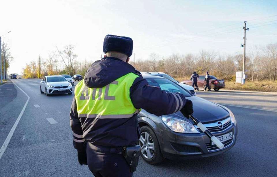 Воронежцев предупредили о запрете «блатных» автомобильных номеров «ЕКХ»