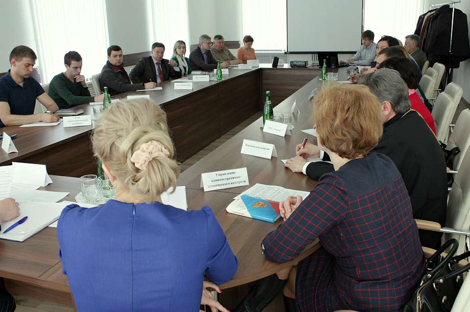 Строителей призвали блюсти порядок: В Ленинском районе Воронежа прошло совещание по месячнику благоустройства 