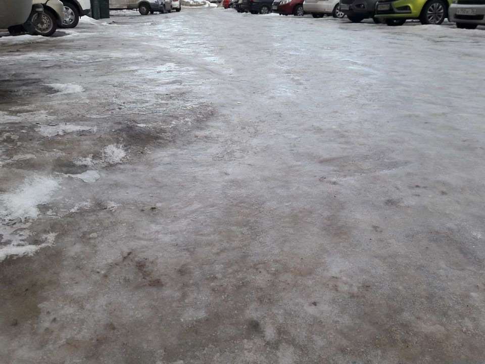 На неделю задержится в Воронеже чудовищная гололедица