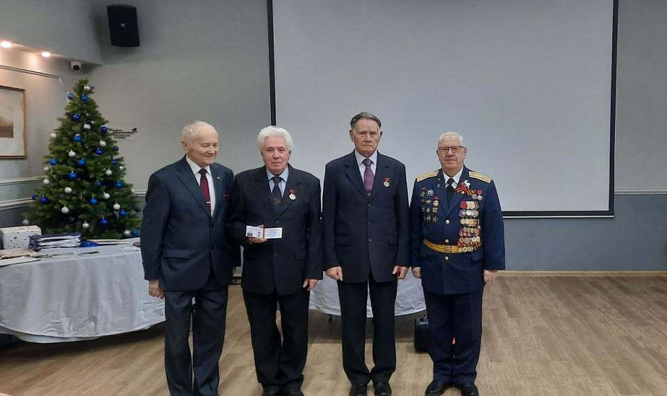 Ветераны из Ленинского района награждены почетными званиями