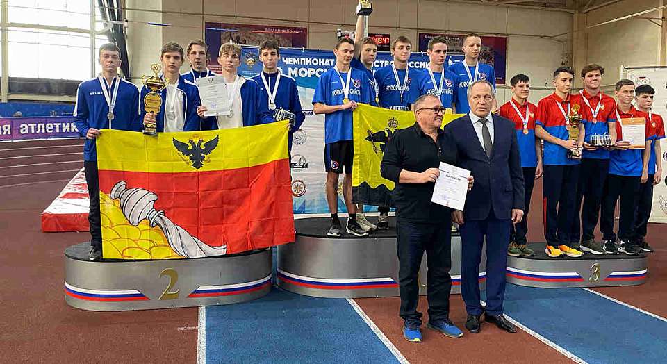 Воронежские троеборцы отличились на первенстве страны