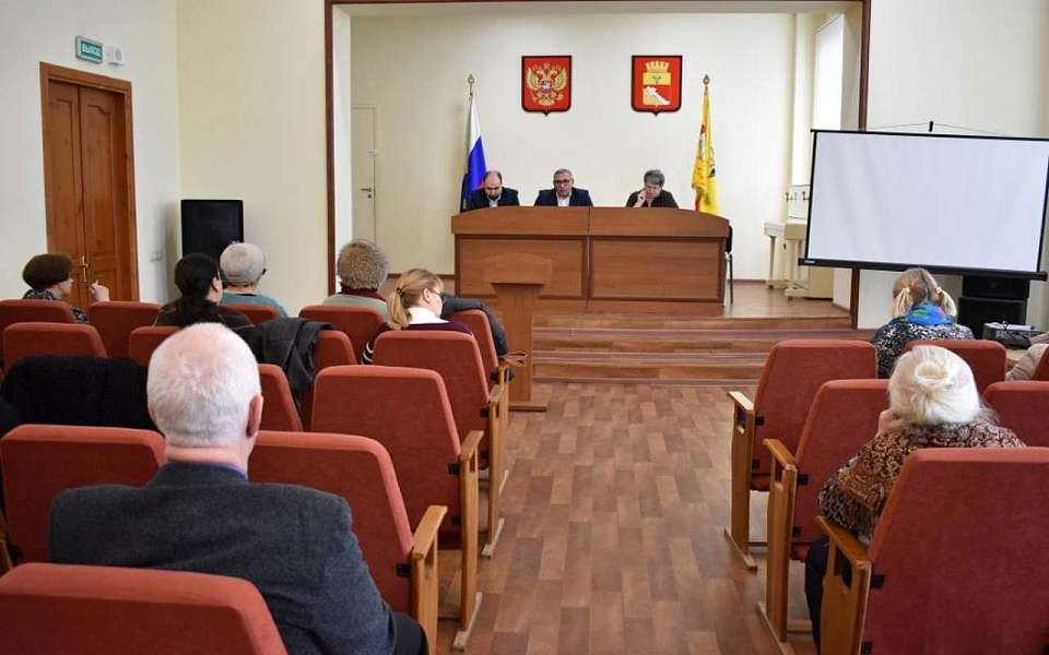 Глава Ленинского района Сергей Ситников принял участие в заседании клуба ЖКХ