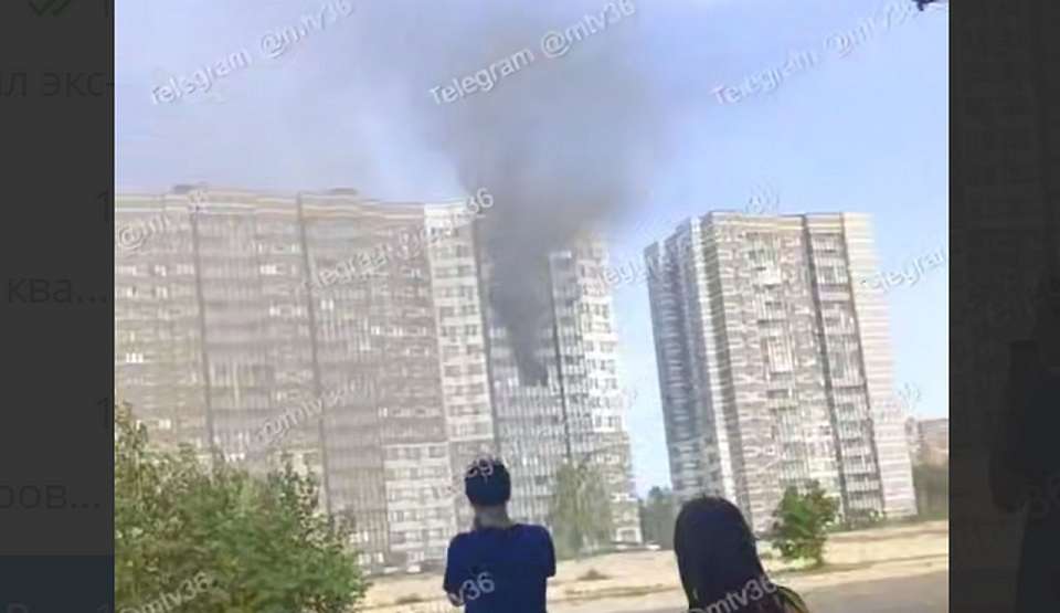 Загорелся высотный дом в Воронеже