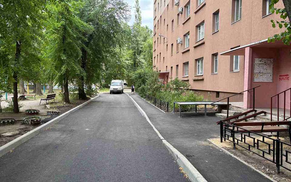 В Железнодорожном районе еще один двор многоквартирного дома стал комфортнее