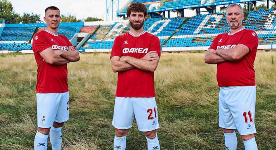 Ретро-вариант экипировки для Кубка России представили игроки воронежского «Факела»