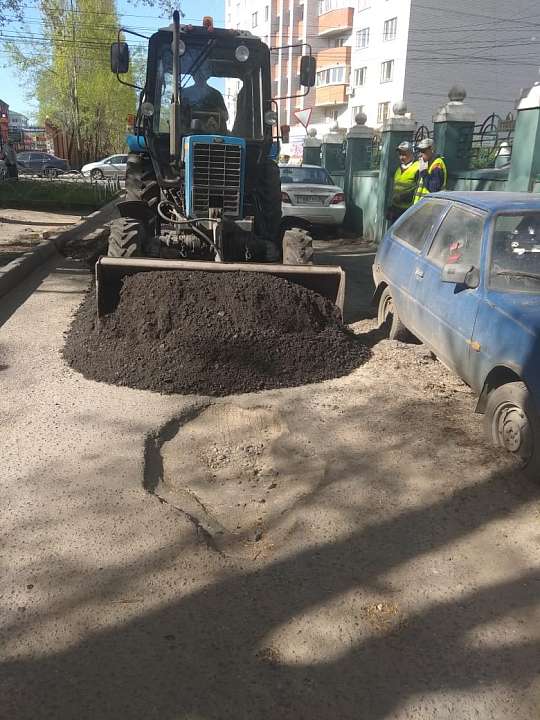 В Железнодорожном районе продолжается ремонт дорожного покрытия
