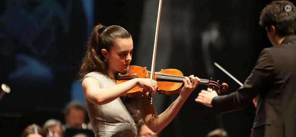 Турецкая скрипачка Ягмур Туна сыграет воронежцам Моцарта