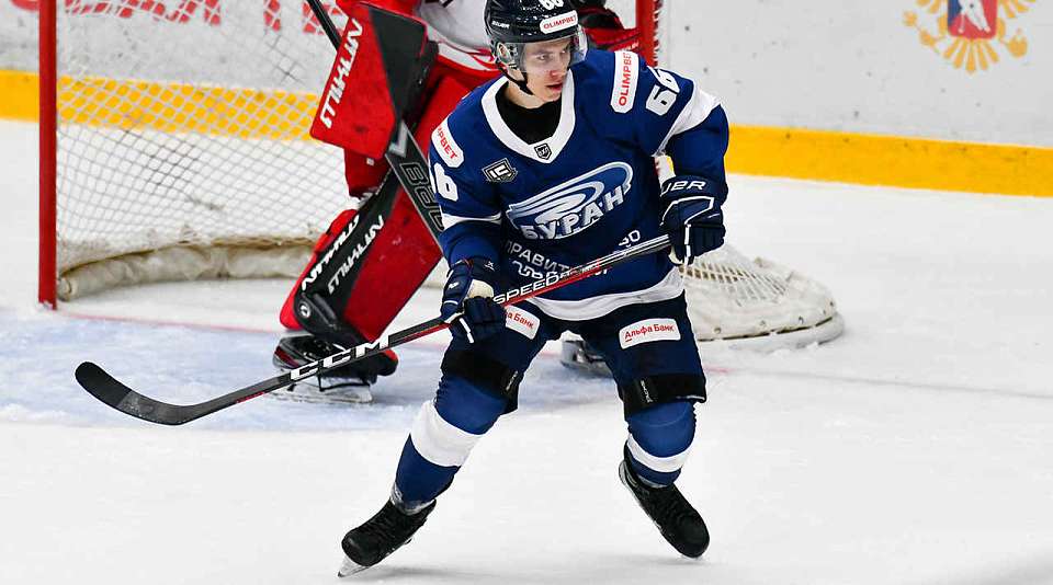 Форвард Вадим Фаттахов продолжит выступать за воронежский «Буран»