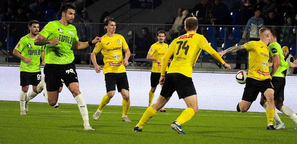 Борисоглебский «Кристалл-МЭЗТ» уступил в Воронеже московскому «Торпедо»