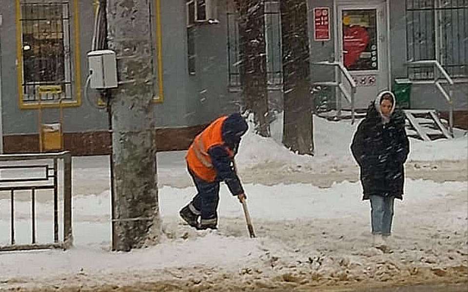 Руководитель ГЖИ призвал воронежцев жаловаться на УК, которые оставят дворы в сугробах