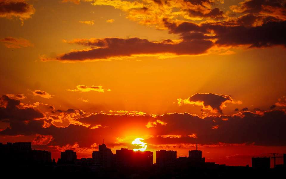 Аномально жаркую погоду до конца мая в Воронежской области спрогнозировал Вильфанд