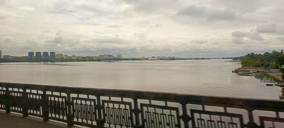 В Воронеже 19-летняя девушка упала с Северного моста