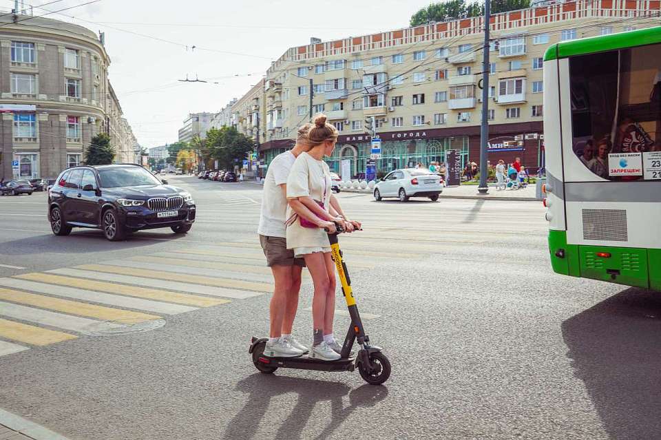 Эксперты обсудили механизмы, которые не позволят подросткам пользоваться электросамокатами в Воронеже