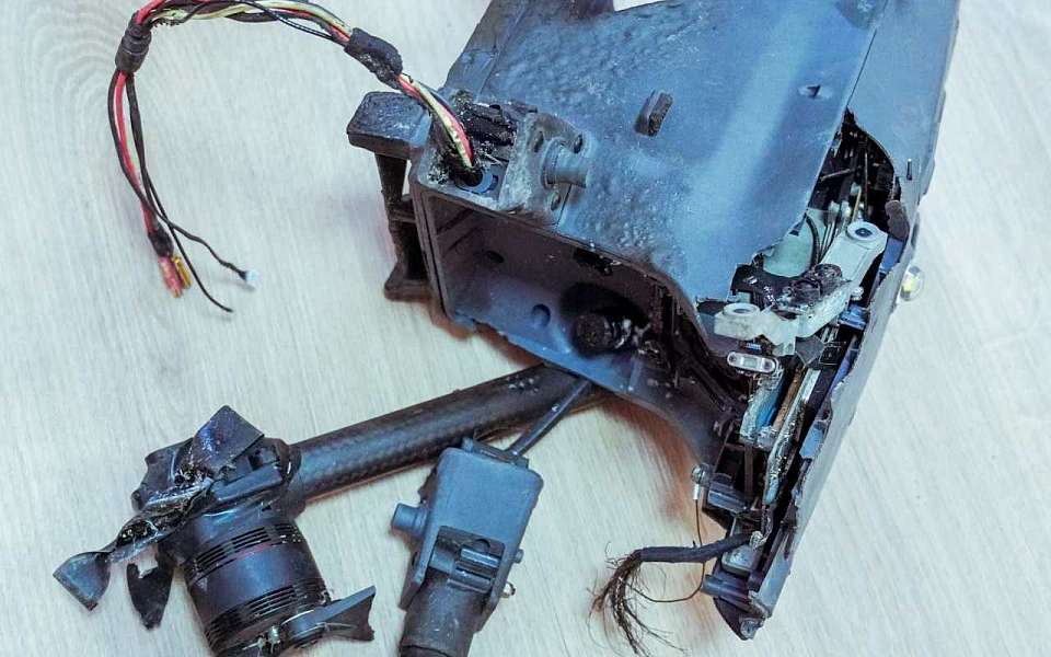 Оборудование связи повредили беспилотники в Воронежской области