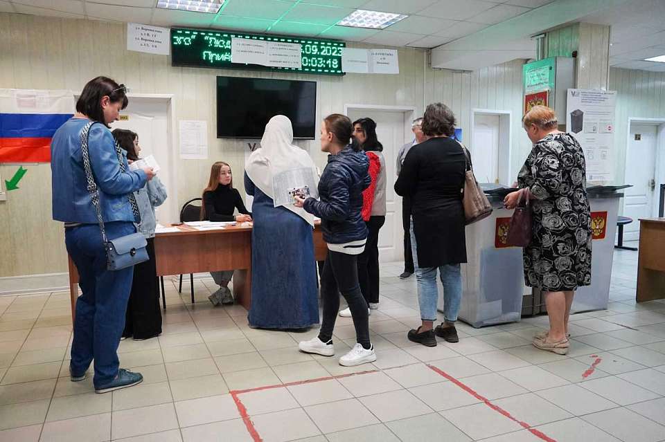 Будут ли работать школы и детсады в дни выборов, рассказали воронежцам