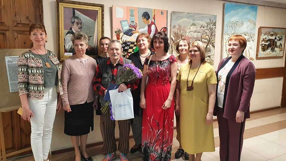 В Коминтерновском районе почтили память известного живописца
