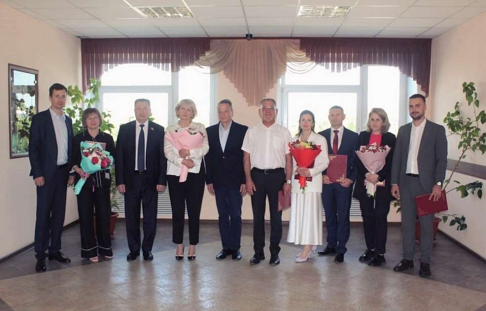 Накануне Дня медицинского работника в Левобережном районе поздравили руководителей учреждений здравоохранения