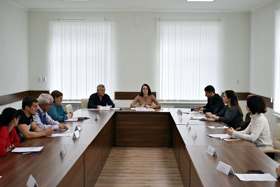 В Ленинском районе приступили к реализации стратегического воспитательного проекта 