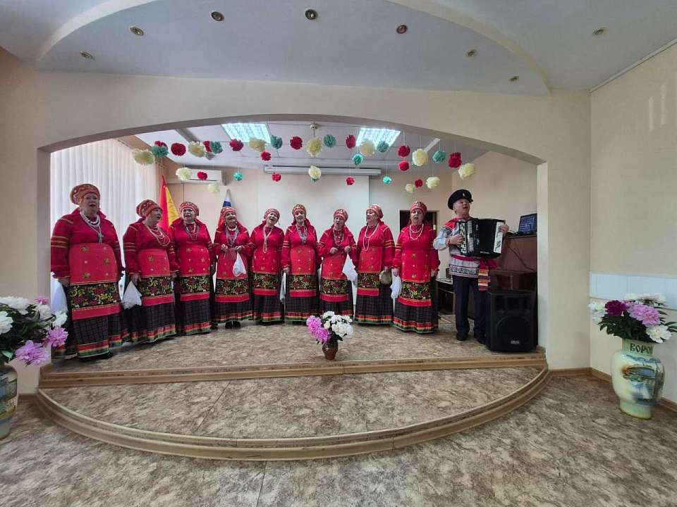 В Коминтерновском районе поздравили с профессиональным праздником социальных работников