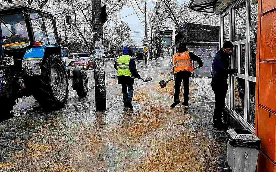 Сотрудники мэрии выйдут на зимний субботник из-за гололеда в Воронеже во вторник