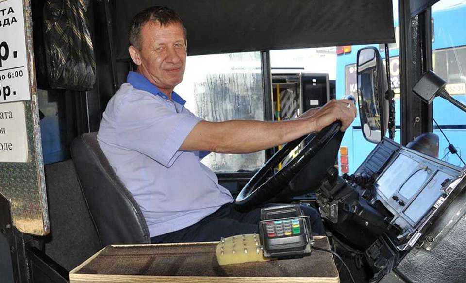 С Днём работника автомобильного и городского пассажирского транспорта воронежцев поздравили областные власти