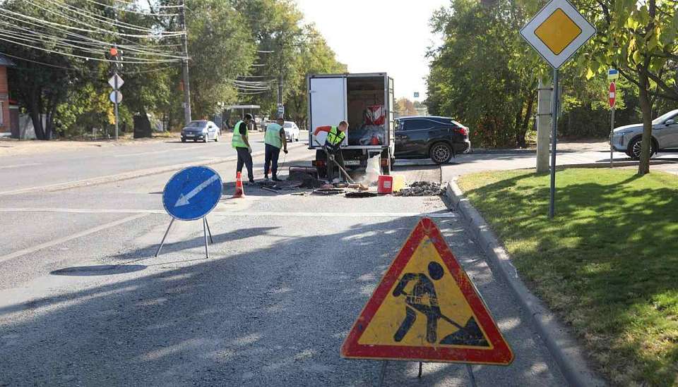 Во всех районах Воронежа идёт ямочный ремонт дорожного покрытия