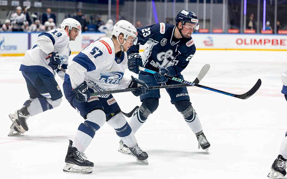 Хоккеисты воронежского «Бурана» снова сыграют на площадке питерских динамовцев