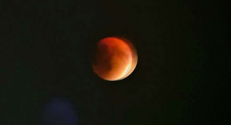 Кровавую Луну наблюдали воронежцы вечером 7 сентября