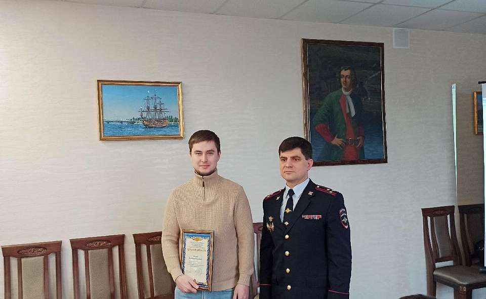 Мошенники хотели воспользоваться услугами воронежского курьера сервиса Яндекс для доставки денег