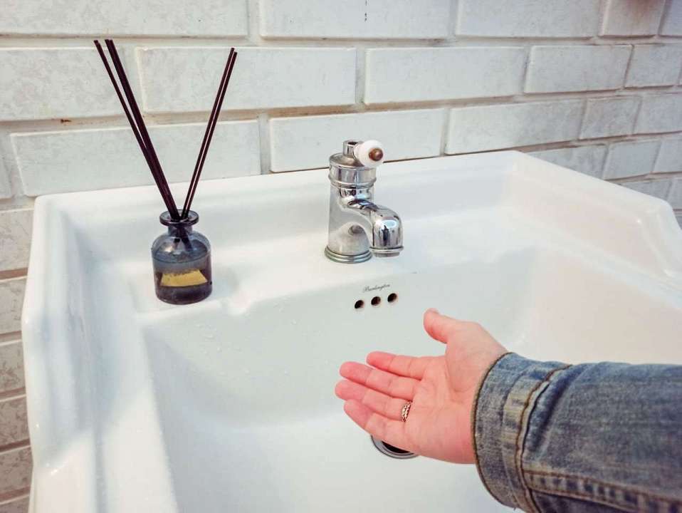 Воду перекрыли на Ленинском проспекте в Воронеже из-за утечки