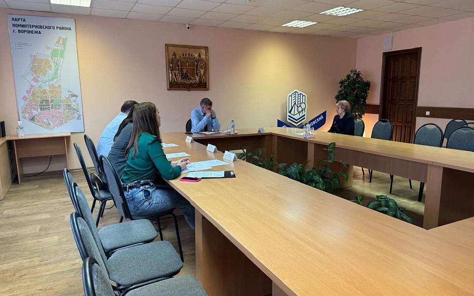 Прием граждан по личным вопросам провели в Коминтерновском районе