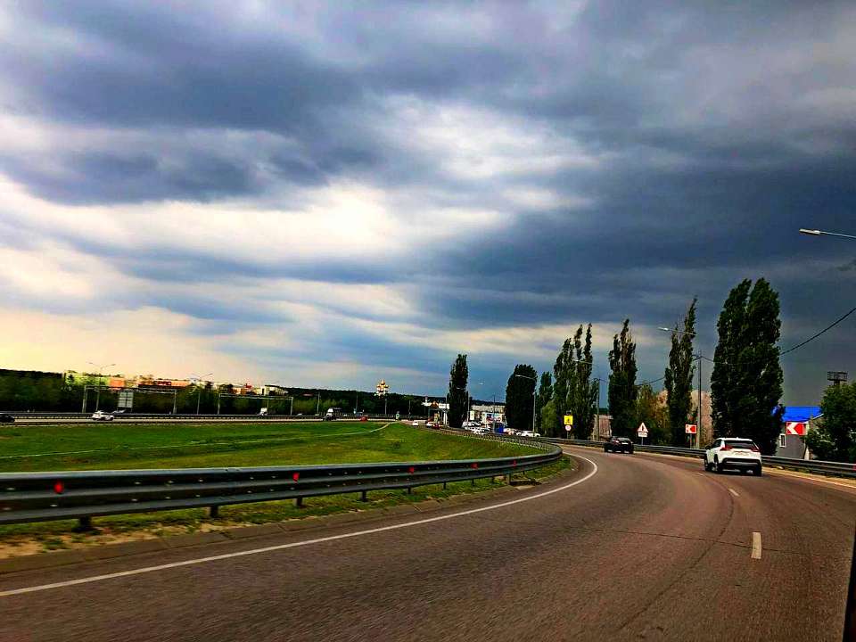 Сильный ливень с грозой и градом вновь обрушился на Воронеж